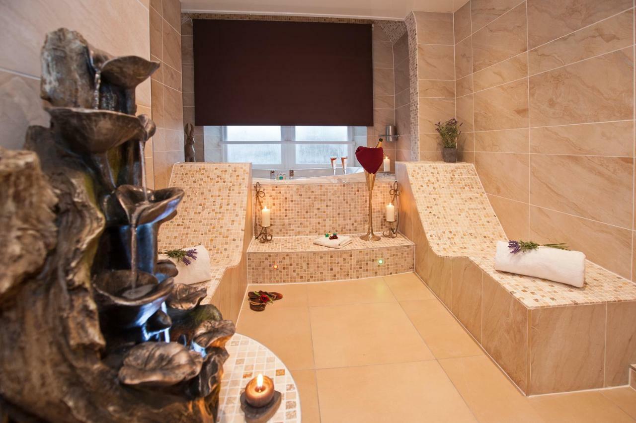 Windermere Boutique Hotel Spa Suites & Hot Tubs Dış mekan fotoğraf